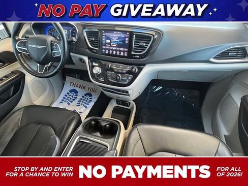 Used 2019 Chrysler Pacifica Touring-L Plus w/ Tire & Wheel Group image 31