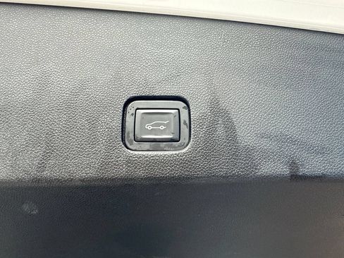 Used 2020 Cadillac XT6 Premium Luxury AWD/4WD image 16