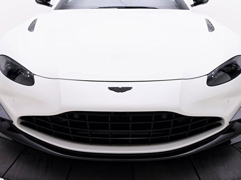 Used 2023 Aston Martin V8 Vantage Roadster image 22