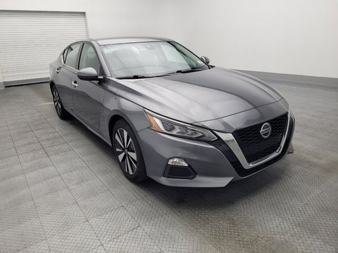 Used 2022 Nissan Altima 2.5 SV FWD image 13