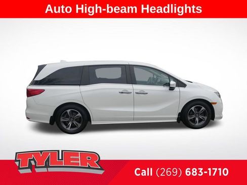 Used 2018 Honda Odyssey Touring image 9