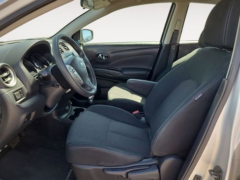 Used 2019 Nissan Versa SV FWD image 9