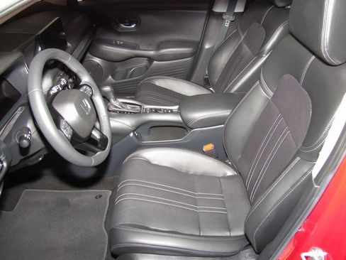 Certified 2024 Honda HR-V EX-L image 9