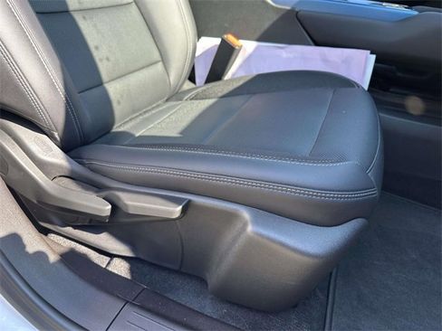 Used 2024 Chevrolet Equinox EV LT image 25