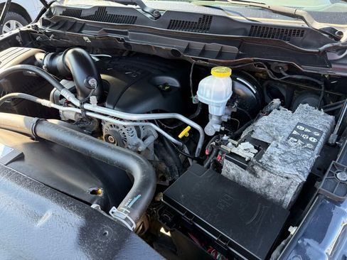 Used 2018 RAM 1500 Classic SLT image 29