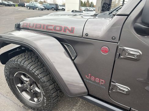 Used 2022 Jeep Gladiator Rubicon w/ Cold Weather Group image 11