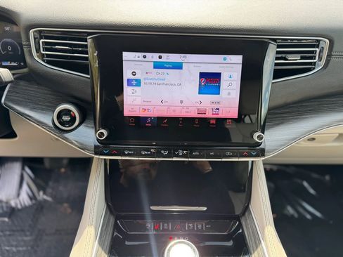 Used 2024 Jeep Wagoneer L Series II w/ Flexible Seating Group image 22