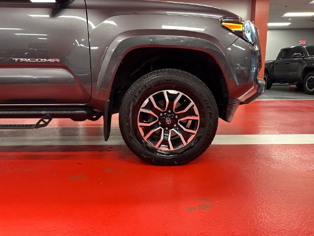 Certified 2022 Toyota Tacoma TRD Sport AWD/4WD image 28