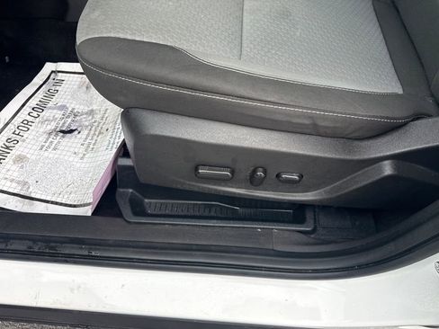 Used 2017 Ford Escape SE image 25