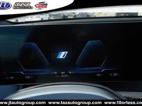 Used 2022 BMW iX xDrive50 w/ Sport Package AWD/4WD image 13