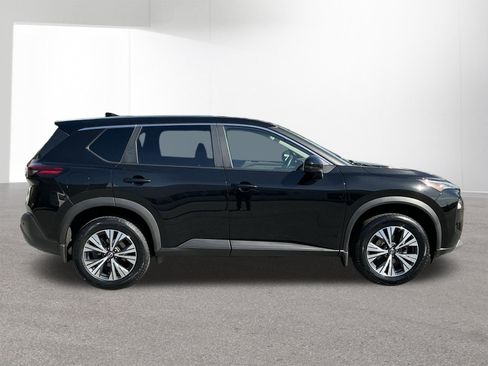 Used 2022 Nissan Rogue SV AWD/4WD image 2