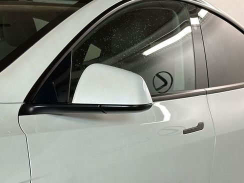 Used 2025 Tesla Model Y Long Range RWD image 5