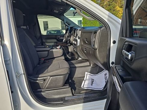 Used 2022 GMC Sierra 2500 SLE w/ SLE Value Package; image 23