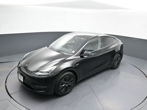 Used 2025 Tesla Model Y Long Range AWD/4WD image 20