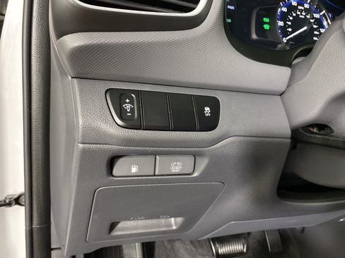 Used 2019 Hyundai Ioniq Blue FWD image 23