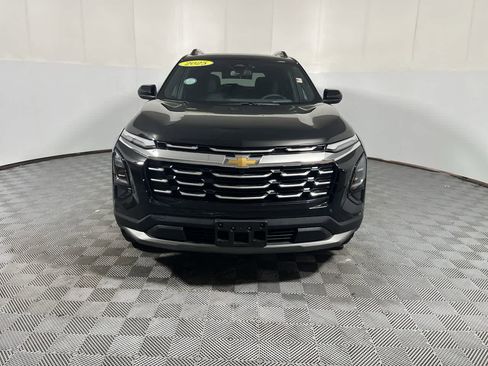 Used 2025 Chevrolet Equinox LT AWD/4WD image 3