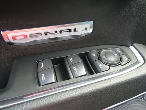 Certified 2025 GMC Sierra 1500 Denali RWD image 28