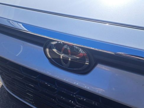 Used 2024 Toyota Grand Highlander XLE image 3