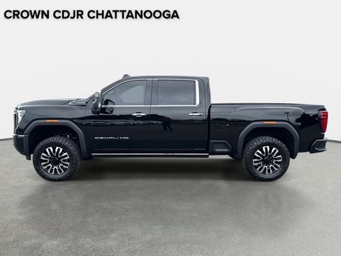Used 2025 GMC Sierra 2500 Denali Ultimate AWD/4WD image 8
