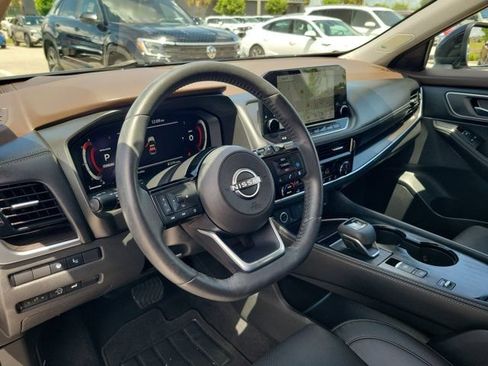 Certified 2023 Nissan Rogue Platinum w/ Platinum Premium Package FWD image 19