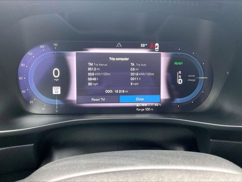 Used 2023 Volvo C40 Recharge Core w/ Climate Package image 23