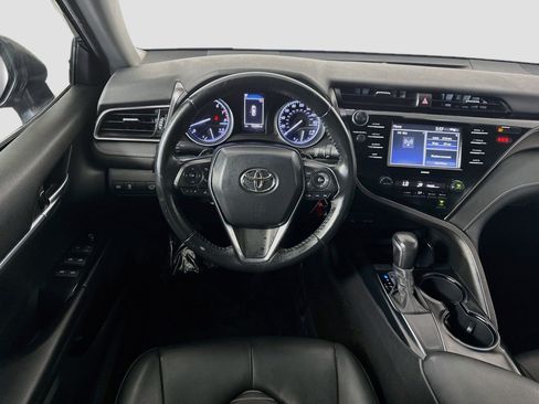 Used 2020 Toyota Camry SE FWD image 17