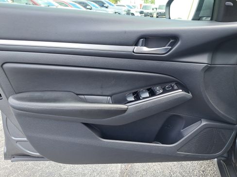 Used 2023 Nissan Altima 2.5 SV image 19