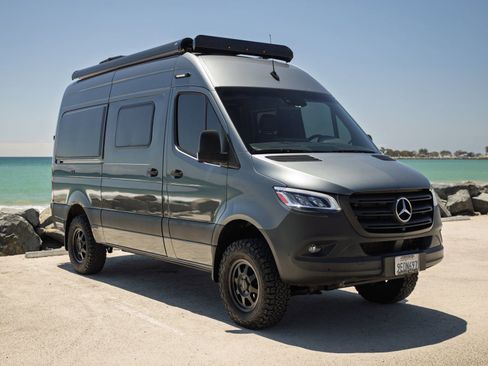 Used 2022 Mercedes-Benz Sprinter 2500 image 3