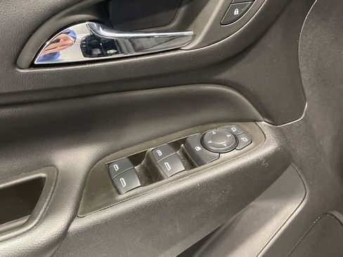 Used 2024 Chevrolet Equinox LT FWD image 15