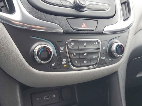 Used 2021 Chevrolet Equinox LT image 23
