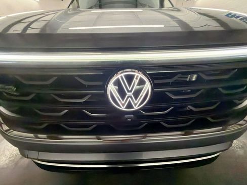 Used 2024 Volkswagen Atlas SEL Premium R-Line AWD/4WD image 32