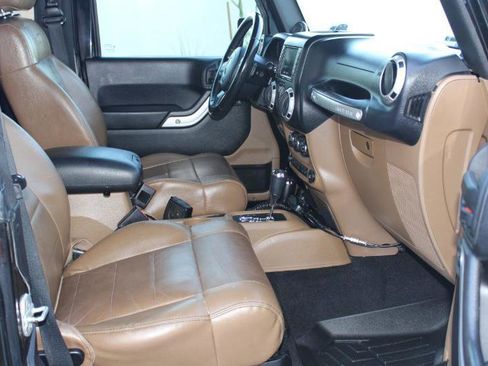 Used 2012 Jeep Wrangler Rubicon w/ PWR Convenience Group AWD/4WD image 13