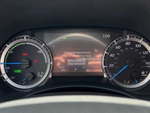 Used 2025 Toyota Highlander XLE AWD/4WD image 39