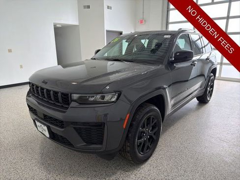 New 2026 Jeep Grand Cherokee Altitude AWD/4WD image 6