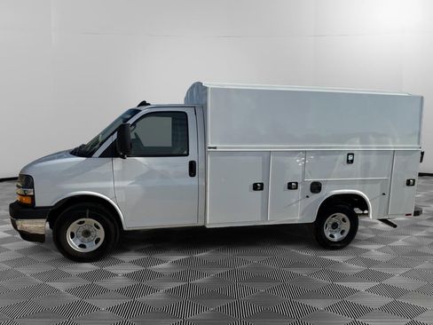 New 2025 Chevrolet Express 3500 w/ Power Convenience Package image 6