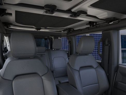 New 2025 Ford Bronco Badlands image 13