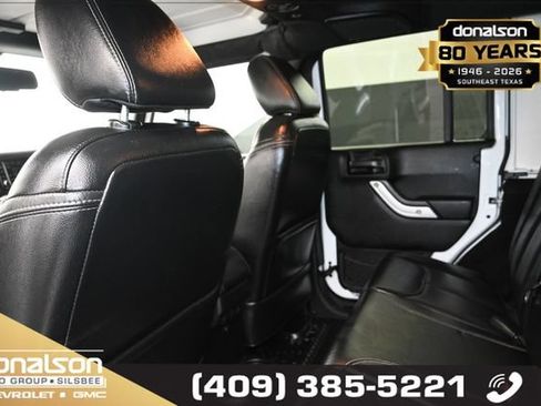 Used 2016 Jeep Wrangler Unlimited Rubicon AWD/4WD image 10