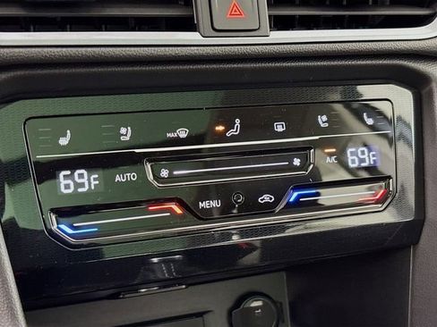 New 2026 Volkswagen Taos SEL image 17