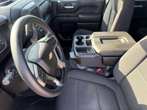 Used 2022 Chevrolet Silverado 2500 Custom w/ Custom Value Package AWD/4WD image 17