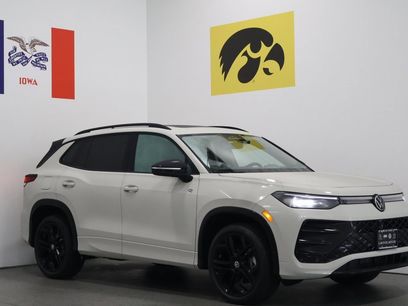 New 2026 Volkswagen Tiguan SE R-Line