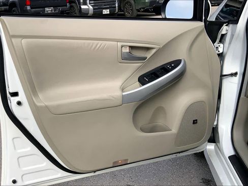 Used 2013 Toyota Prius Four image 20