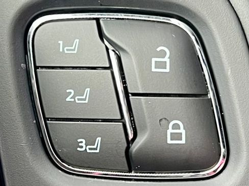 Used 2025 Ford F150 Raptor image 29