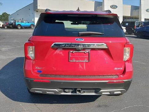 Certified 2023 Ford Explorer XLT w/ Equipment Group 202A AWD/4WD image 5