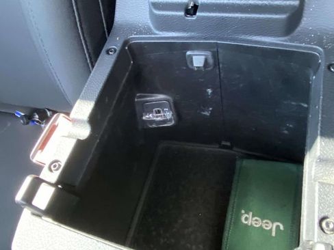 Used 2021 Jeep Wrangler Unlimited Sport image 17