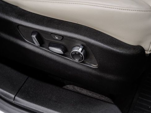 Used 2021 Cadillac XT4 Premium Luxury image 41