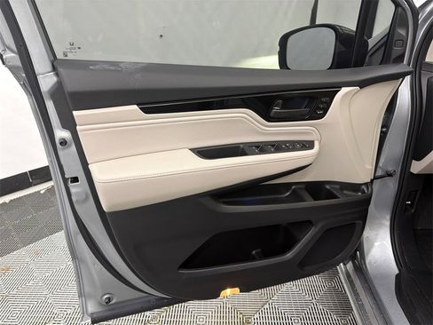 Used 2026 Honda Odyssey Touring image 11