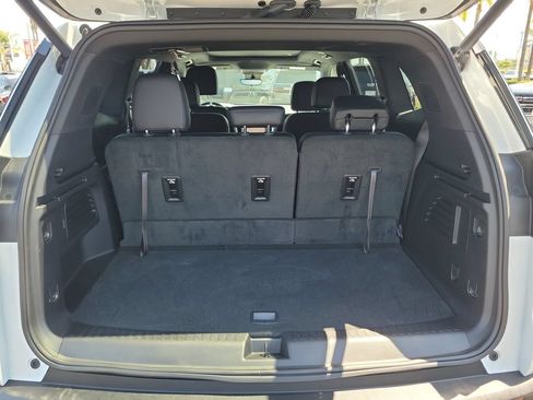 Used 2026 GMC Acadia Elevation w/ Elevation Premium Package FWD image 27