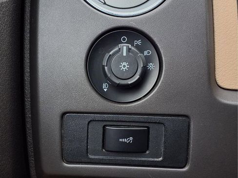 Used 2013 Ford F150 XLT w/ XLT Chrome Pkg image 12