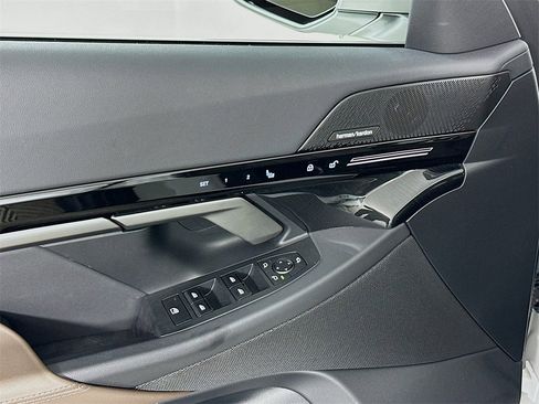 Used 2024 BMW 530i xDrive w/ Convenience Package image 18