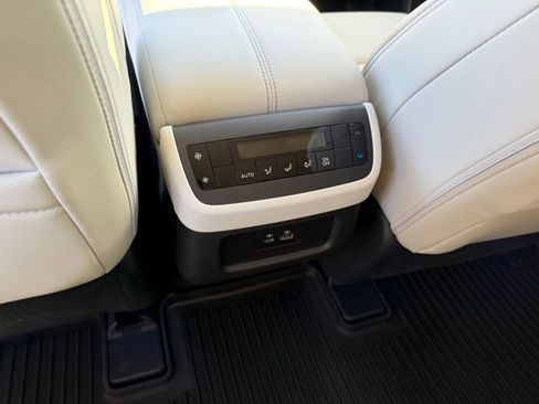 New 2025 Nissan Pathfinder SL image 22